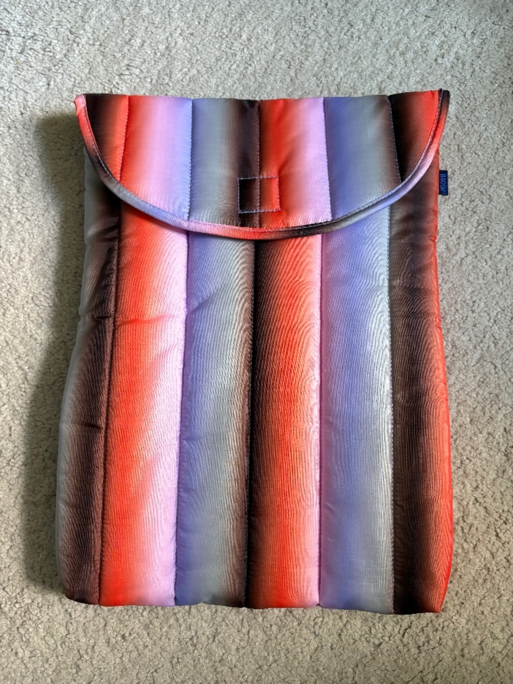 NWOT rare gradient Baggu 16in laptop sleeve